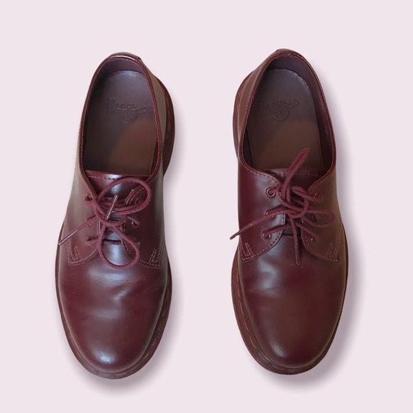 All red 1461 Dr. Martens Oxford shoes - Picture 5 of 7